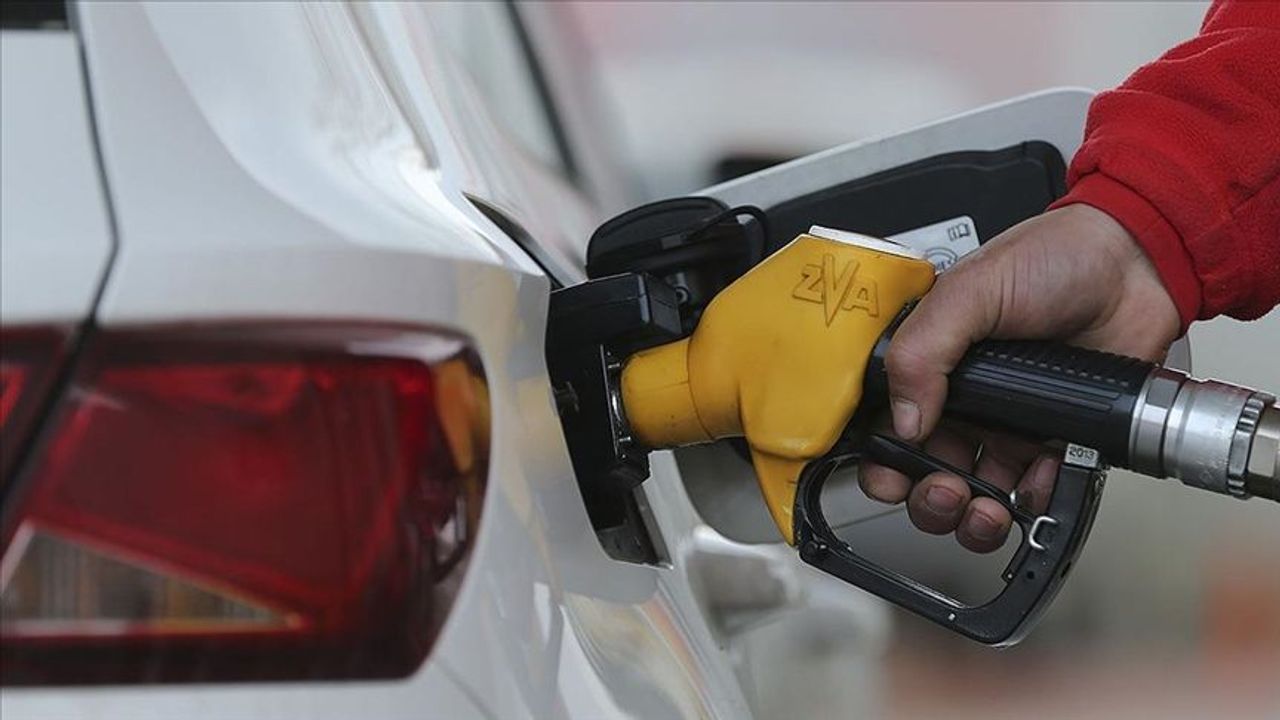Araç sahipleri dikkat! Motorine zam geliyor...