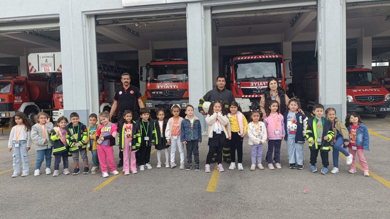 Minik öğrencilerden itfaiyecilere ziyaret