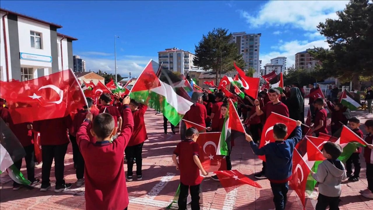 Tüm okullarda Filistin etkinliği