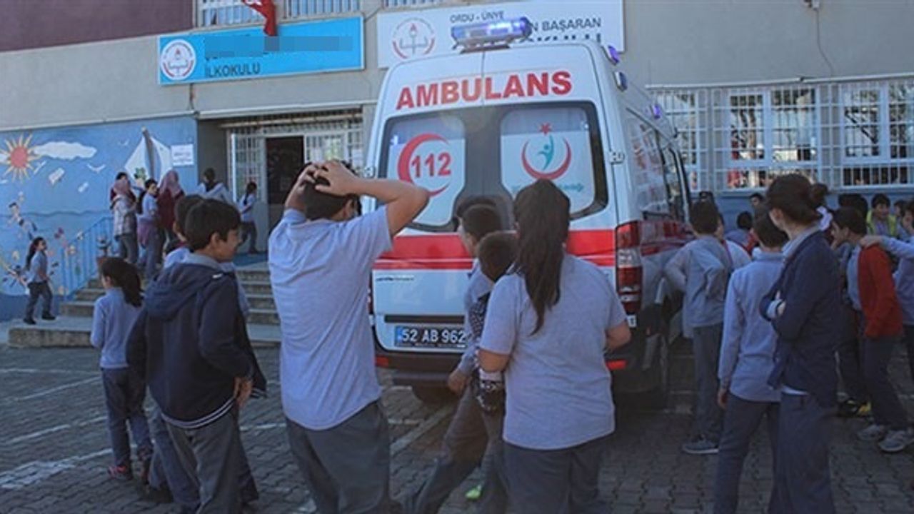 Öğrencilerin tavuk dönerden zehirlenmesi Meclis’te gündem oldu!
