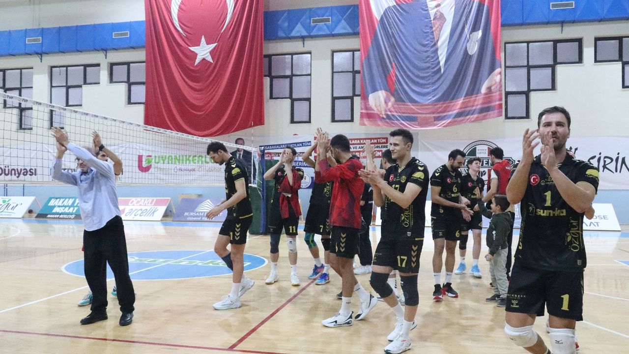 Efelerin zirve yürüyüşü: 3-0
