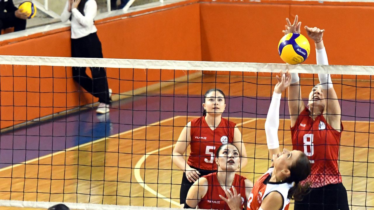 Arena ve Çorum Voleybol Karadeniz’den çıkamadı