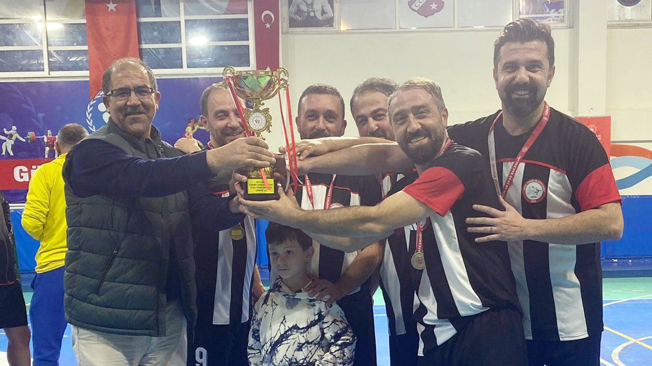 Kamu Spor Oyunları Ayak Tenisi'nde Şampiyon Çorum Valiliği