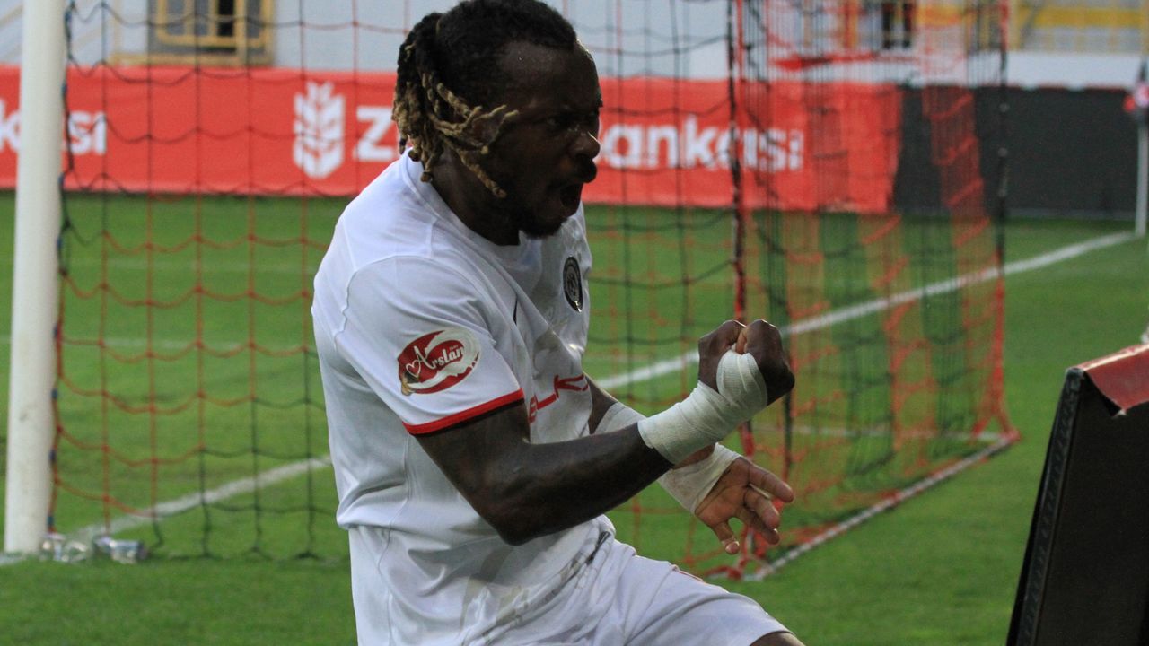 Eze 5 yıl sonra hat-trick yaptı