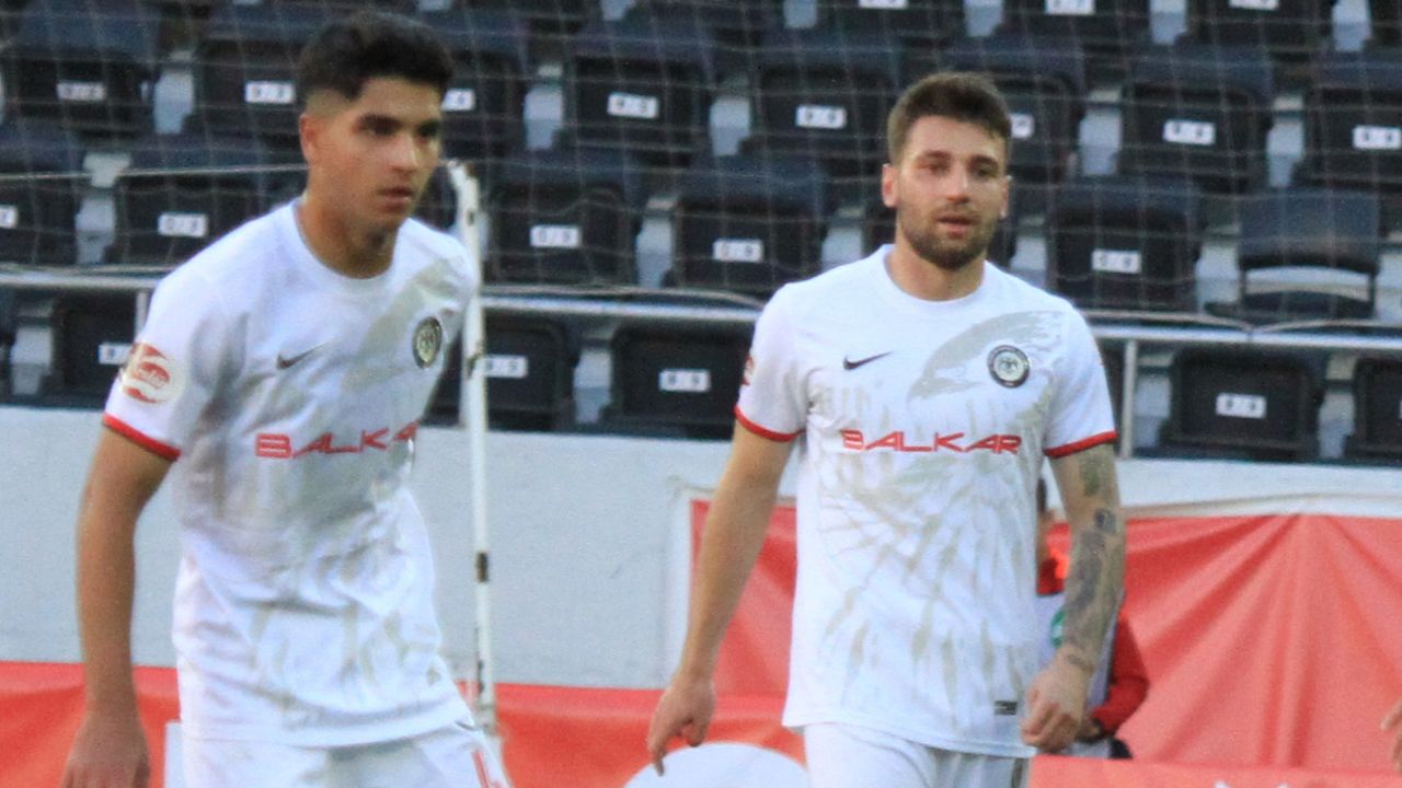 Kadir ve Taha ilk kez süre aldı