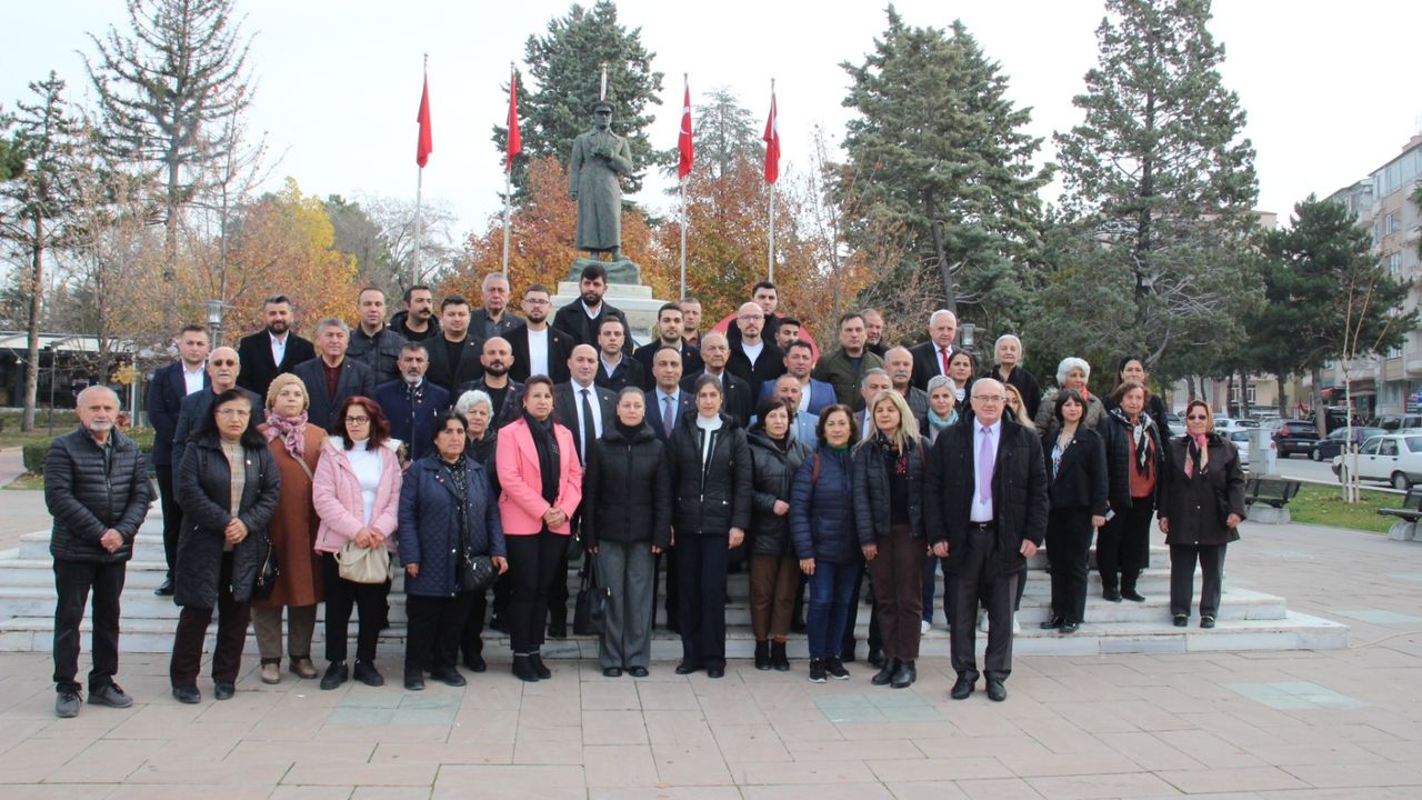 CHP’den Başöğretmen’e saygı