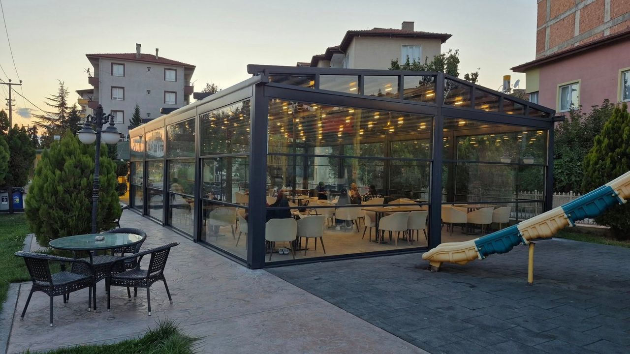 Kahve Otağı’nda kış bahçesi