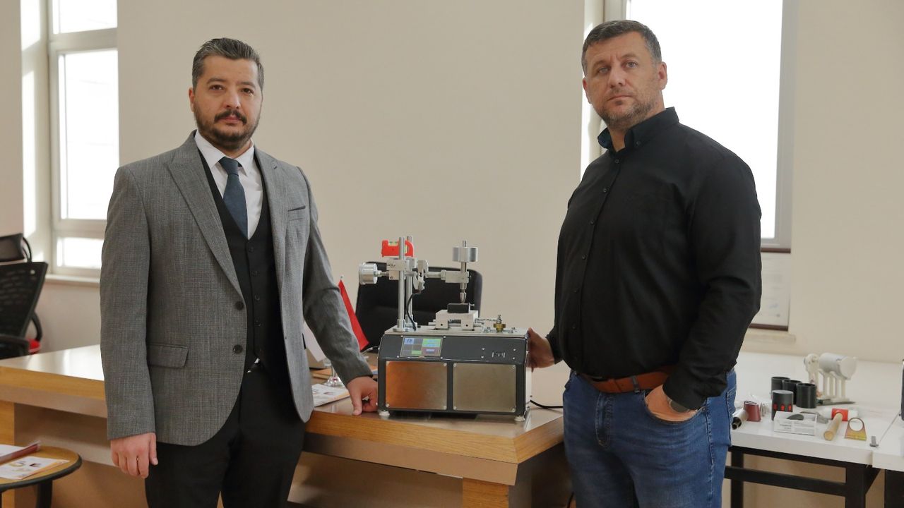 HİTÜ’de geliştirilen “ aşınma  test cihazı” büyük ilgi görüyor