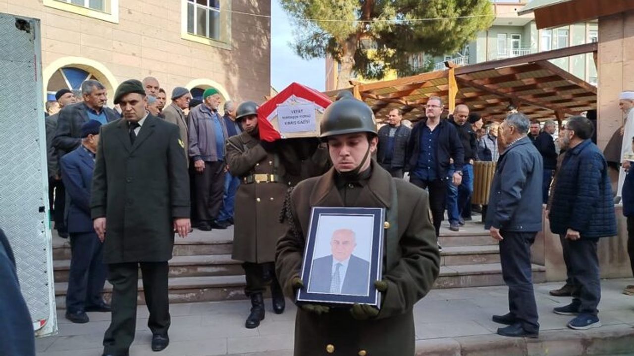 Kıbrıs Gazisi emekli öğretmen  Yurdeşen Yılmaz toprağa verildi