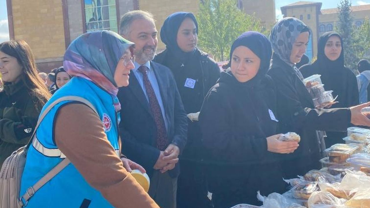 Müftü Şahin Yıldırım  hayır kermesine katıldı