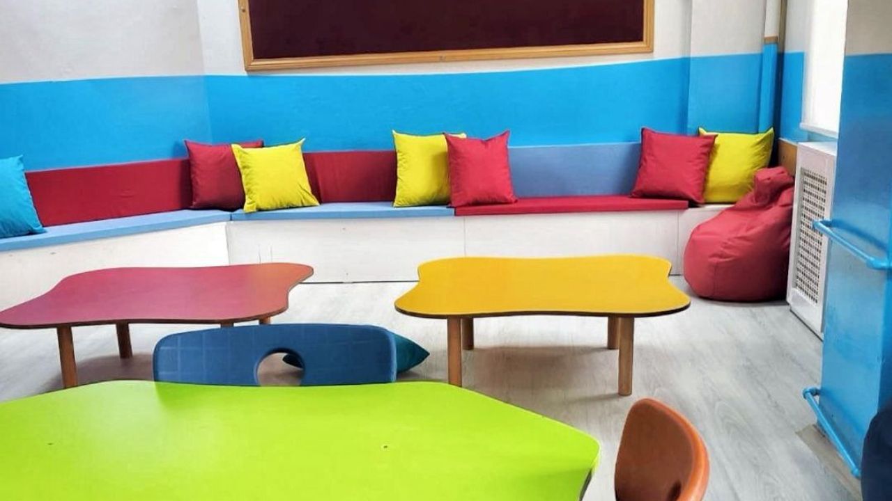 Sungurlu’da iki okula kadın  hekimlerden eğitim desteği