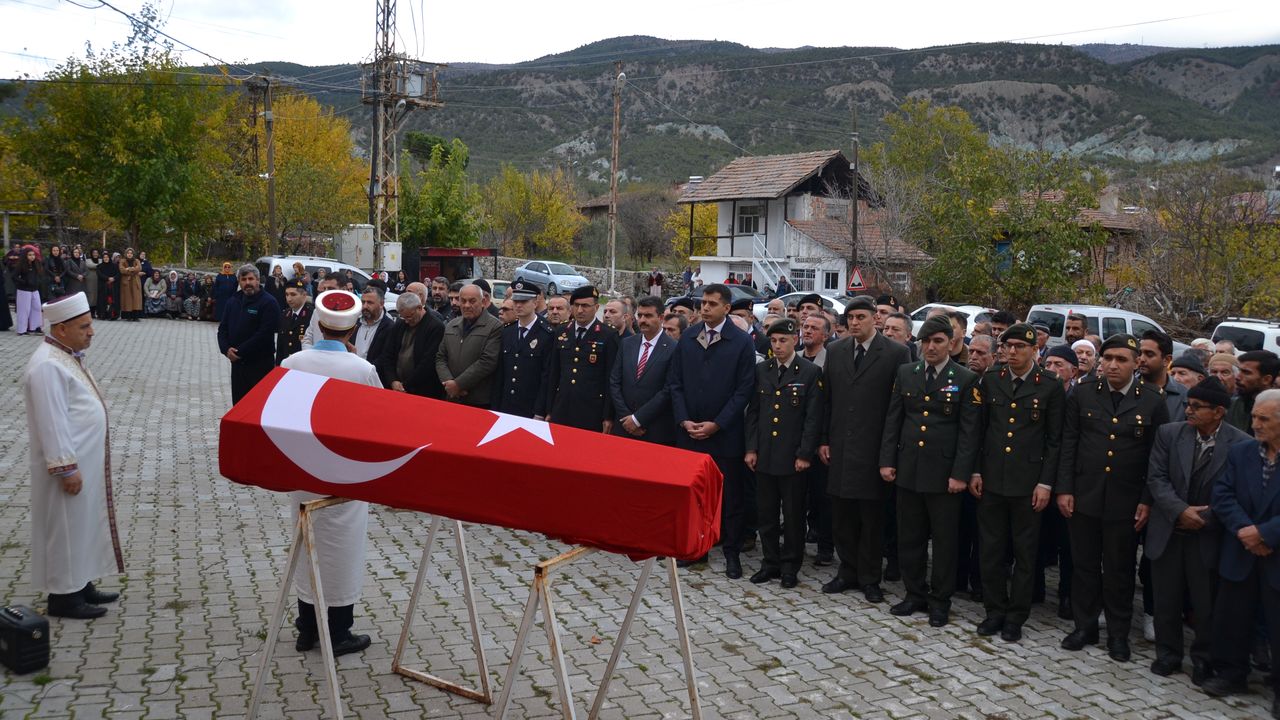 Kore gazisi son yolculuğuna uğurlandı