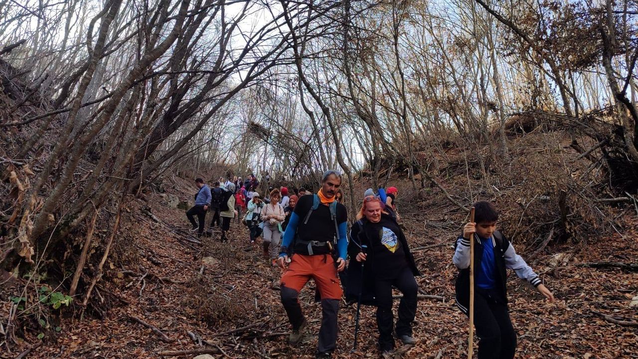 Öğretmenlerden  doğa yürüyüşü