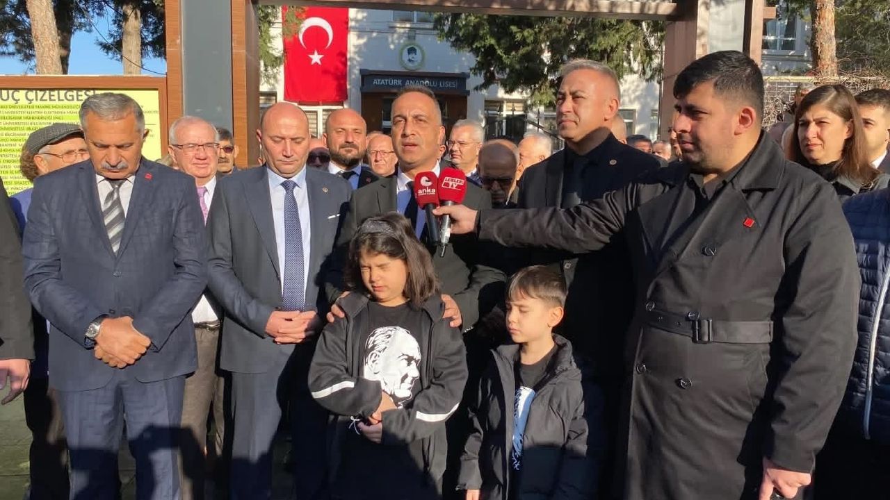 Solmaz: “Bizleri ne Atatürk ne de  Cumhuriyetten vazgeçiremezsiniz”