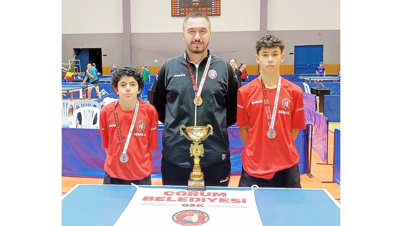 Çorum Belediyespor’un raketleri bölge şampiyonu