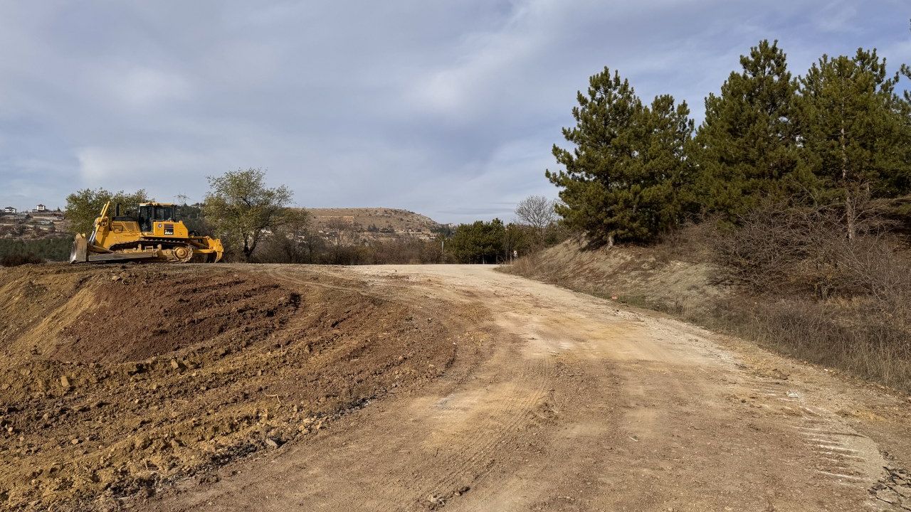 Barajda yol genişletme  çalışmaları sürüyor