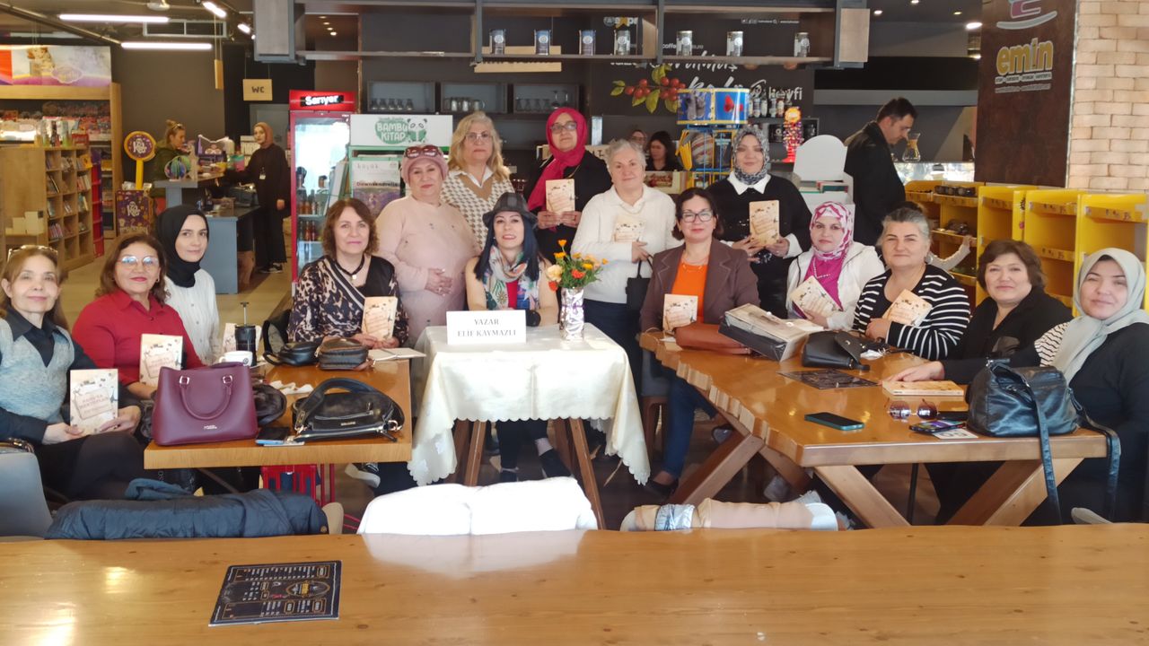 Yazar Elif Kaymazlı  okurları ile buluştu