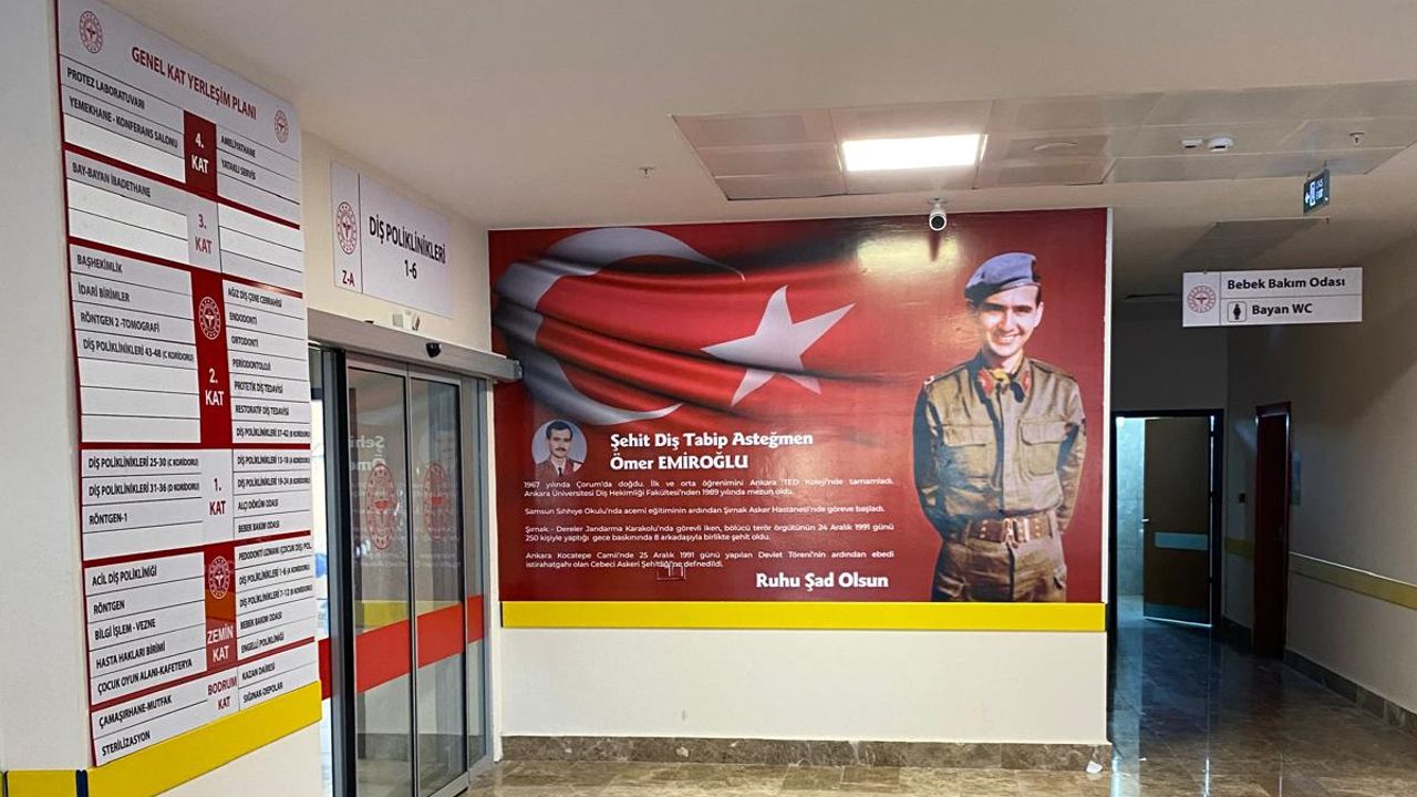 Diş Hastanesi girişinde Şehit Asteğmen tanıtımı