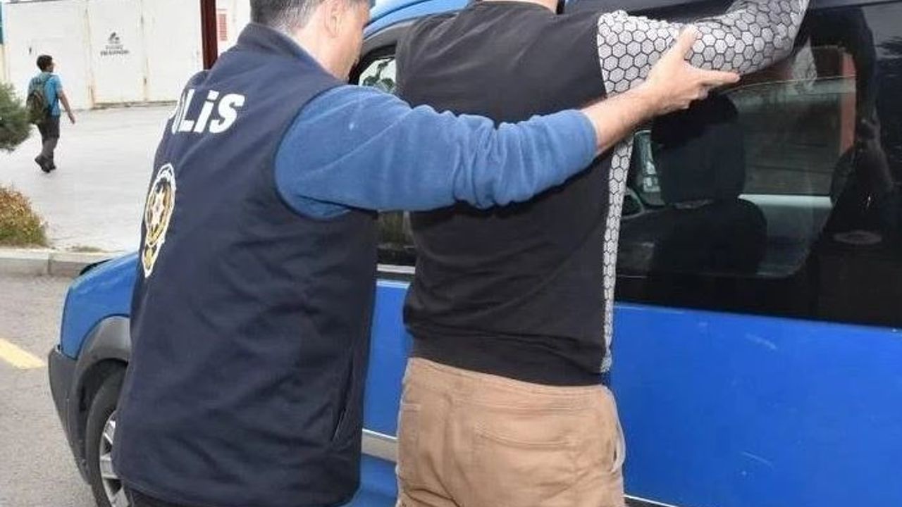 Aranan 5 kişi yakalandı