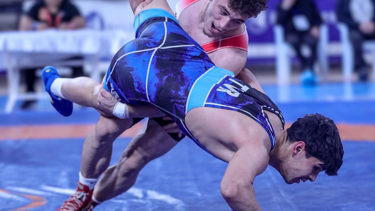 Güreşçiler Süper Lig’de 4’te “0” çekti