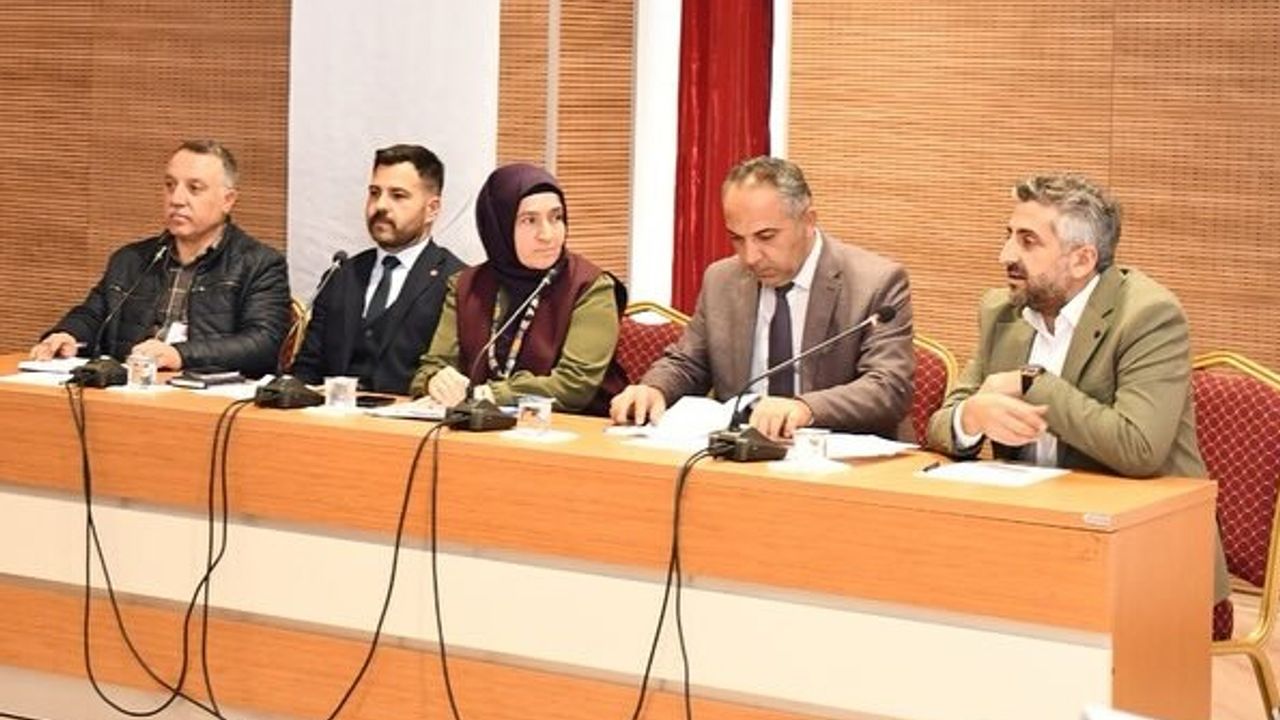 Gömeç: “Her biriniz hastanemizin  görünmeyen kahramanısınız”