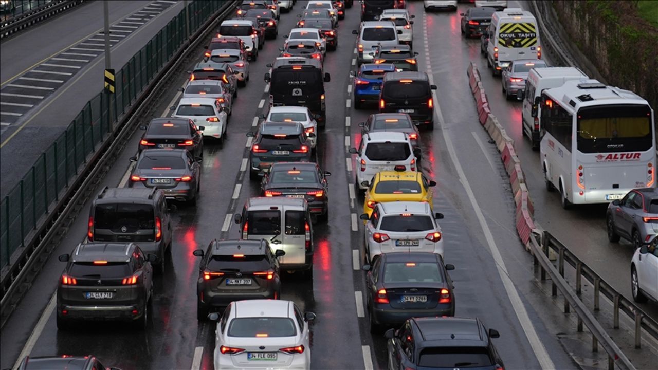 15 Kasım'da zorunlu olacak! Trafikte yakalanırsanız 6 bin TL'ye yakın para cezası var...