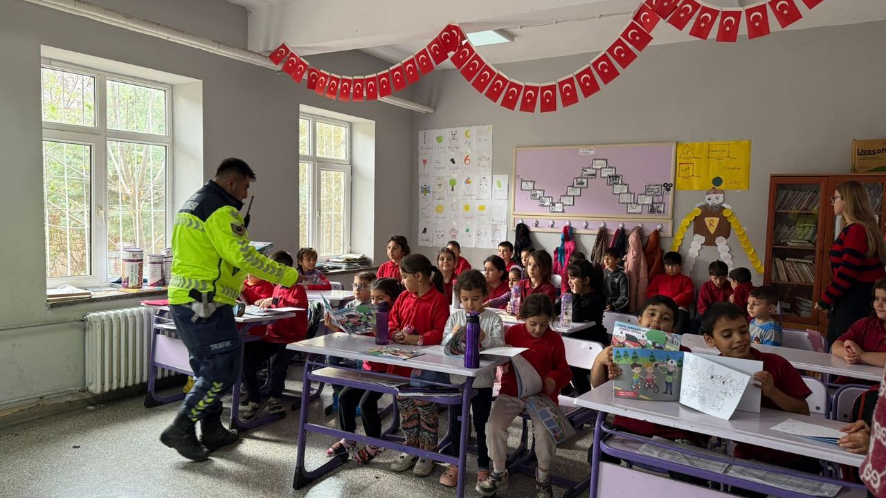 Kargı'da öğrencilere “Trafik Dedektifleri” eğitimi