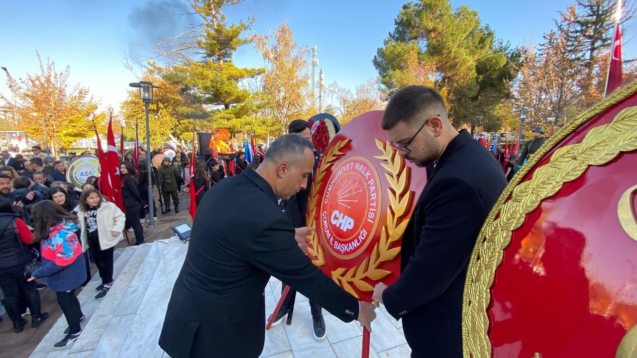 CHP’den Ata’ya çelenk