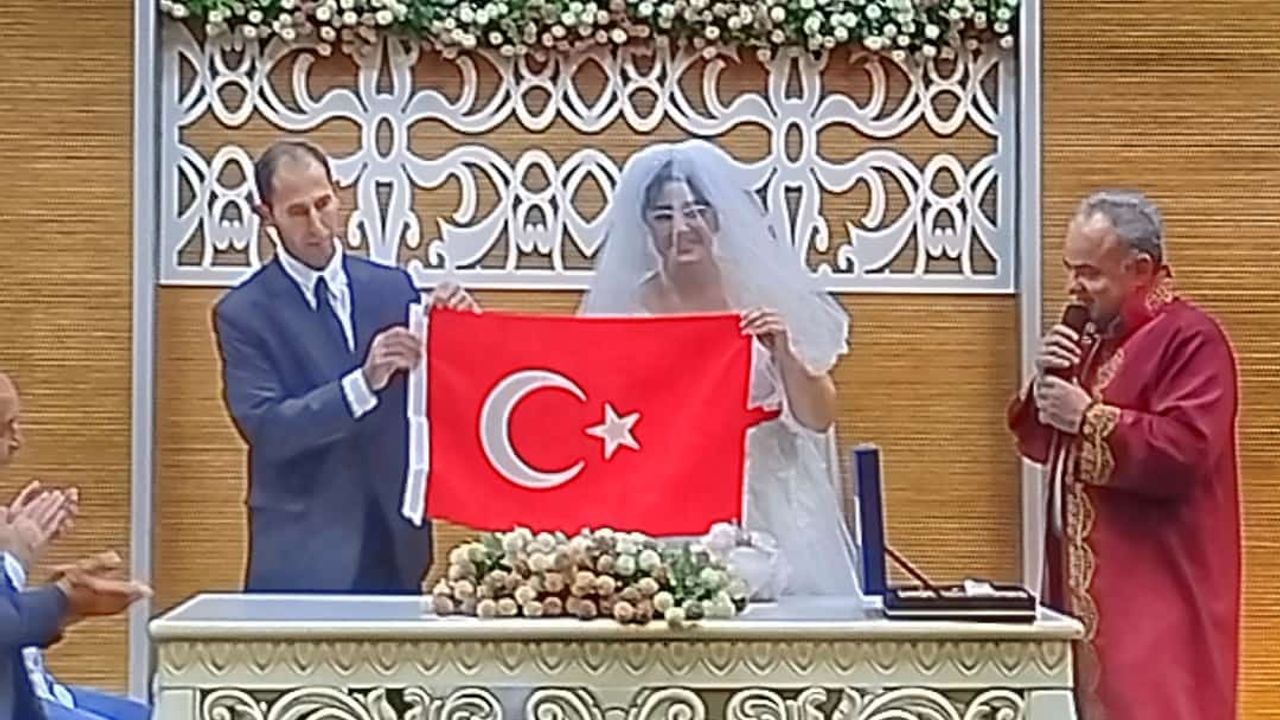 Serkan ve Damla dünyaevine girdi