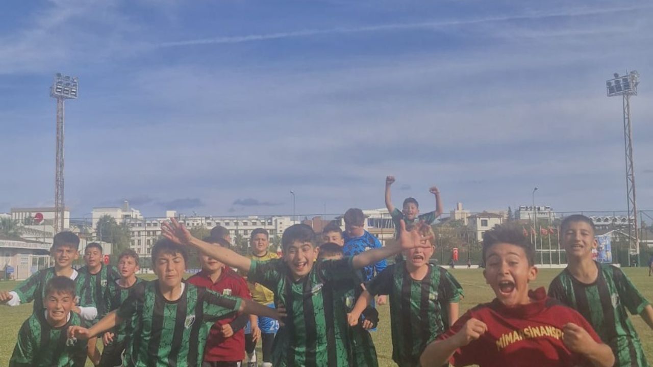 Mimar Sinan'ın minikleri Kemer'de yenilgisiz