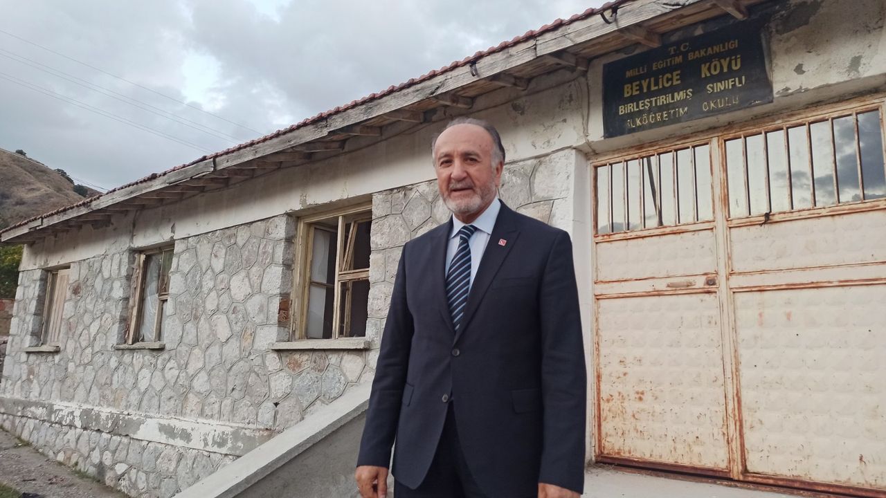 Genel Sekreter Çorum'a geldi, ilk görev yeri o köyü ziyaret etti