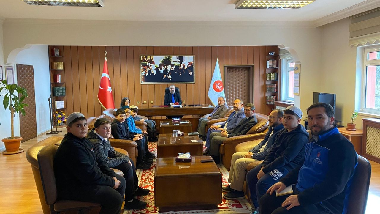 Harçlıklarını Hıdırlık Kur’an  Kursu inşaatına bağışladılar