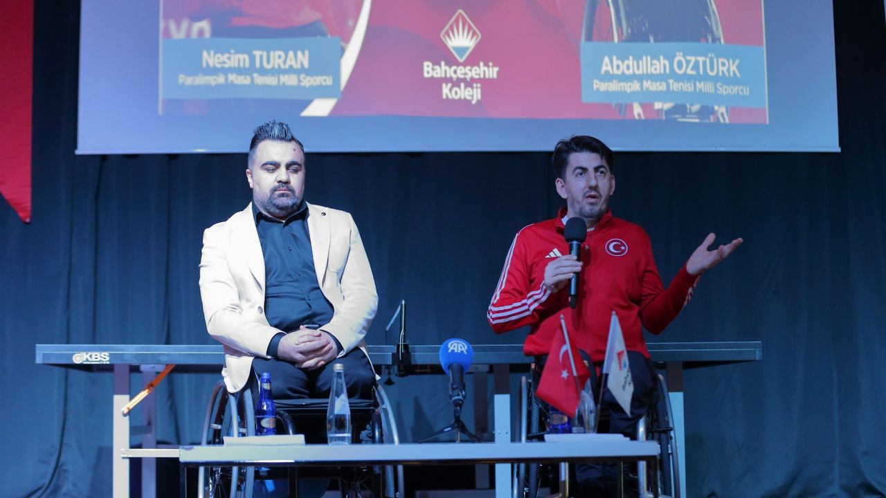 Milli para masa tenisçiler Çorum'da öğrencilerle buluştu