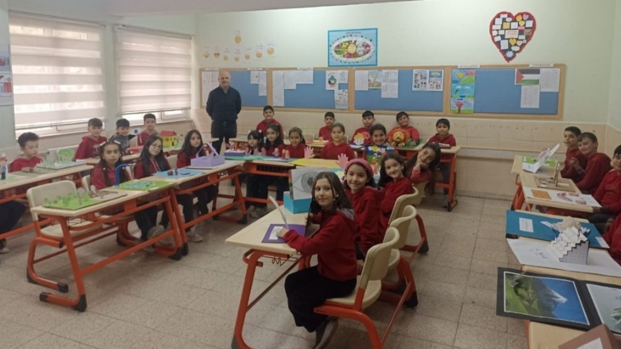 Atasözlerini görsellerle anlattı