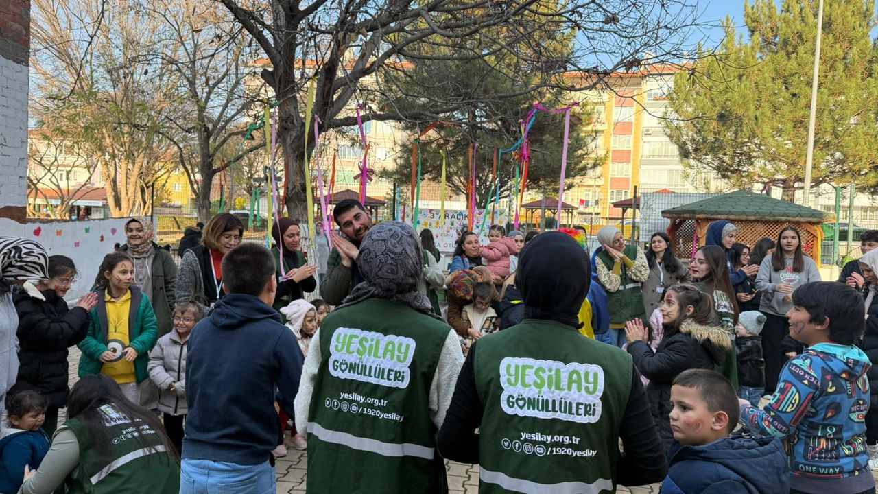 Yeşilay'dan özel gereksinimli  çocuklara moral ziyareti