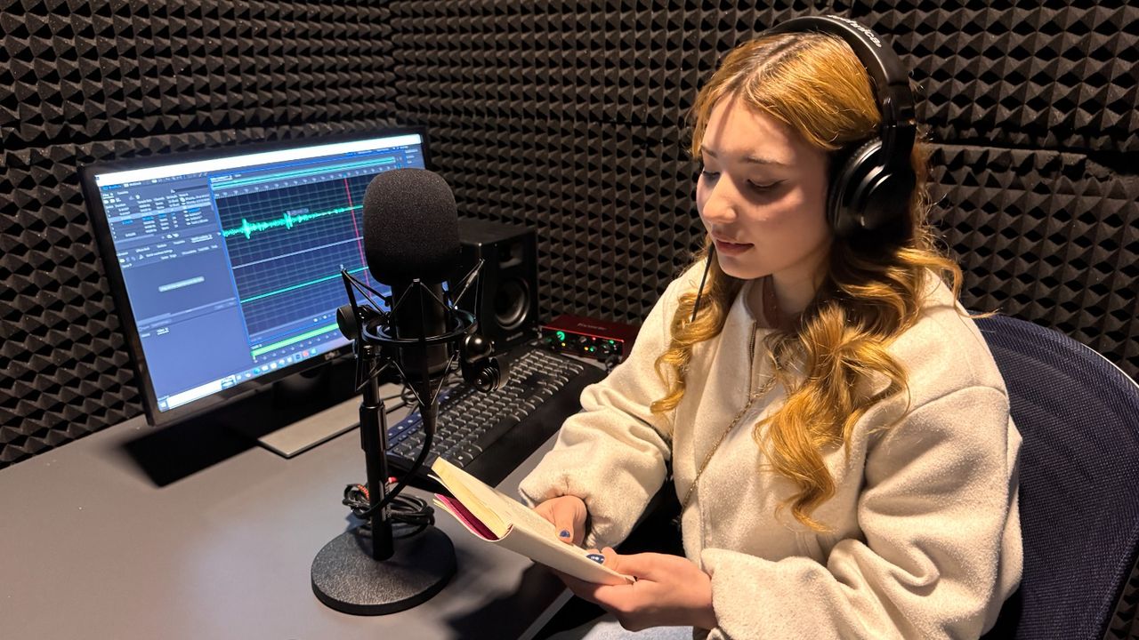 Öğrenciler sesli kütüphaneyi ziyaret etti