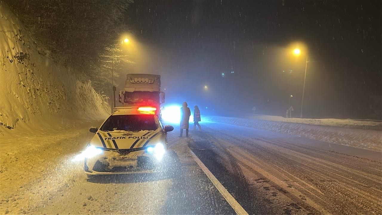 Bolu Dağı ağır tonajlı araçların geçişine kapatıldı