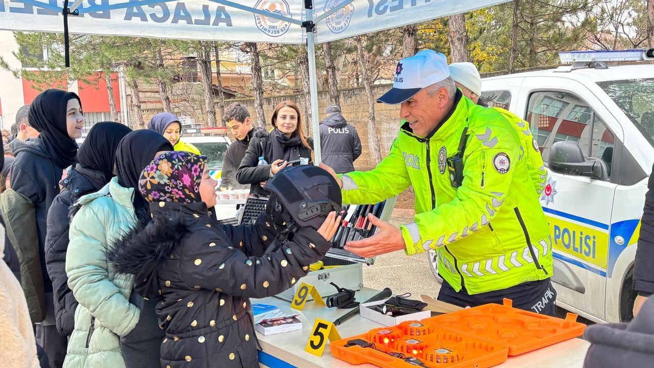 Alaca ve Dodurga'da "Tutum, Yatırım ve Türk Malları Haftası" kutlandı