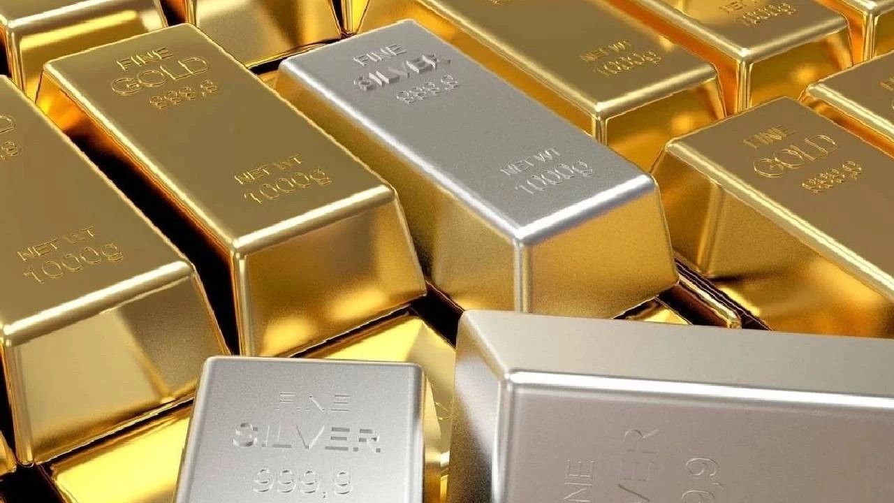 Altın ve gümüşte tarihi ralli: Gram altın rekor tazeledi