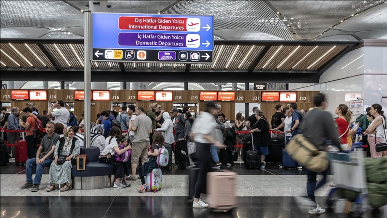 Türkiye genelindeki havalimanları 11 ayda  229,7 milyon yolcuya hizmet verdi