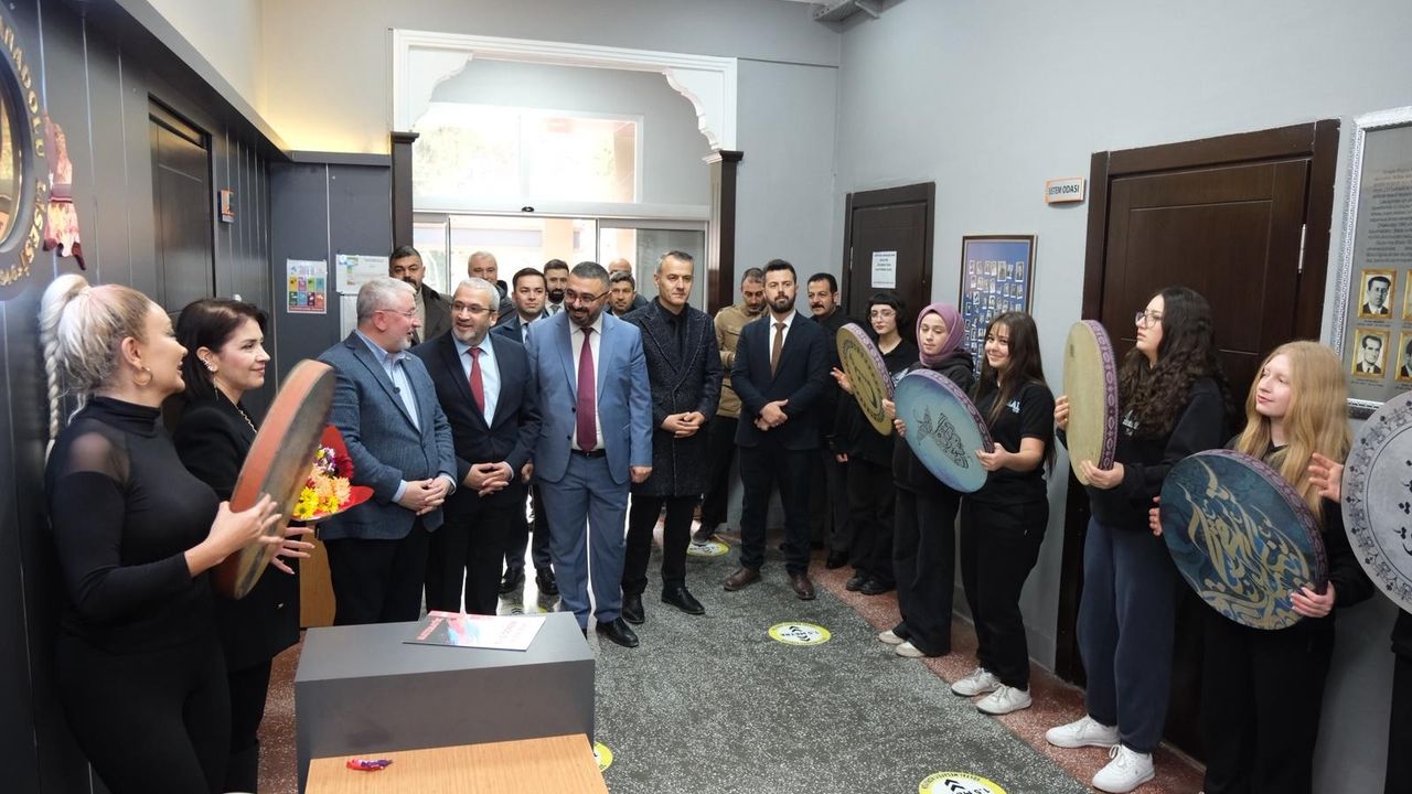 Aşgın, Atatürk Lisesi’nde Kariyer Günleri’ne katıldı