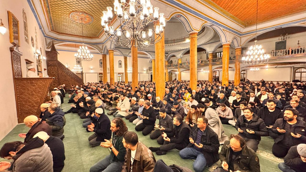 Regaip Kandili’nde  camiler doldu taştı