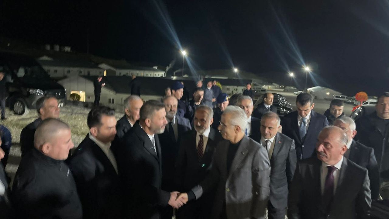 Bakan Uraloğlu Çorum'da hızlı tren inşaatı çalışmalarını inceledi