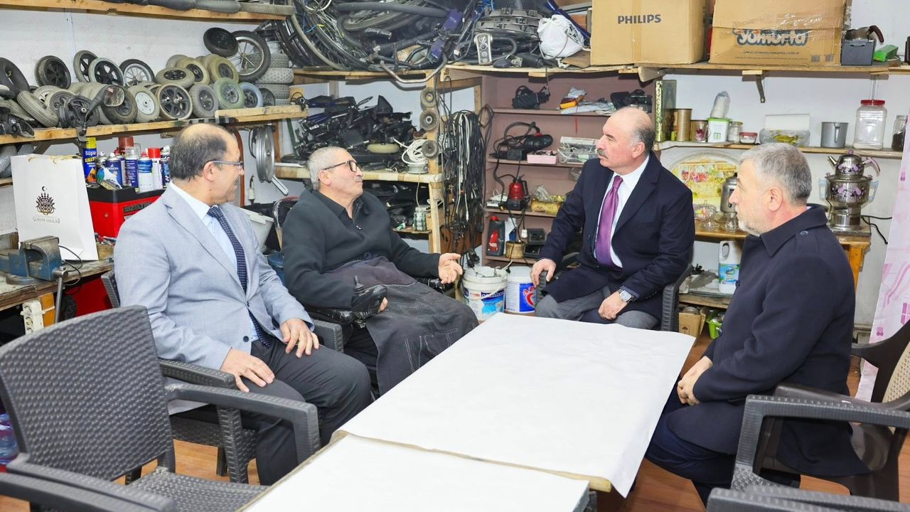 Vali Ali Çalgan akülü  araç tamir atölyesinde