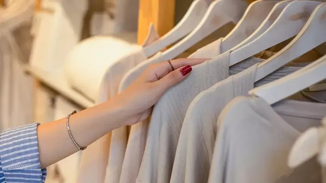 Yüzlerce mağazası olan Türk devi giyim markası resmen satıldı!