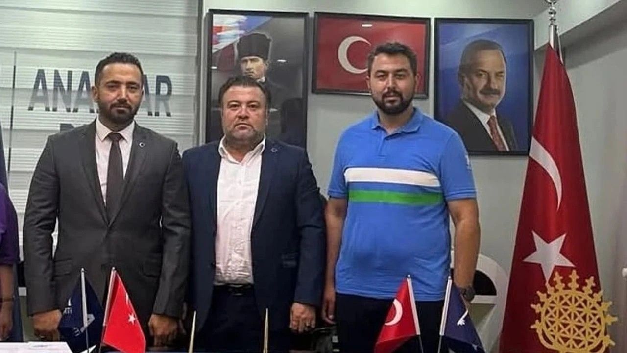 Anahtar Parti'de istifa depremi! "Kişisel hesaplar, yapay yaklaşımlar..."