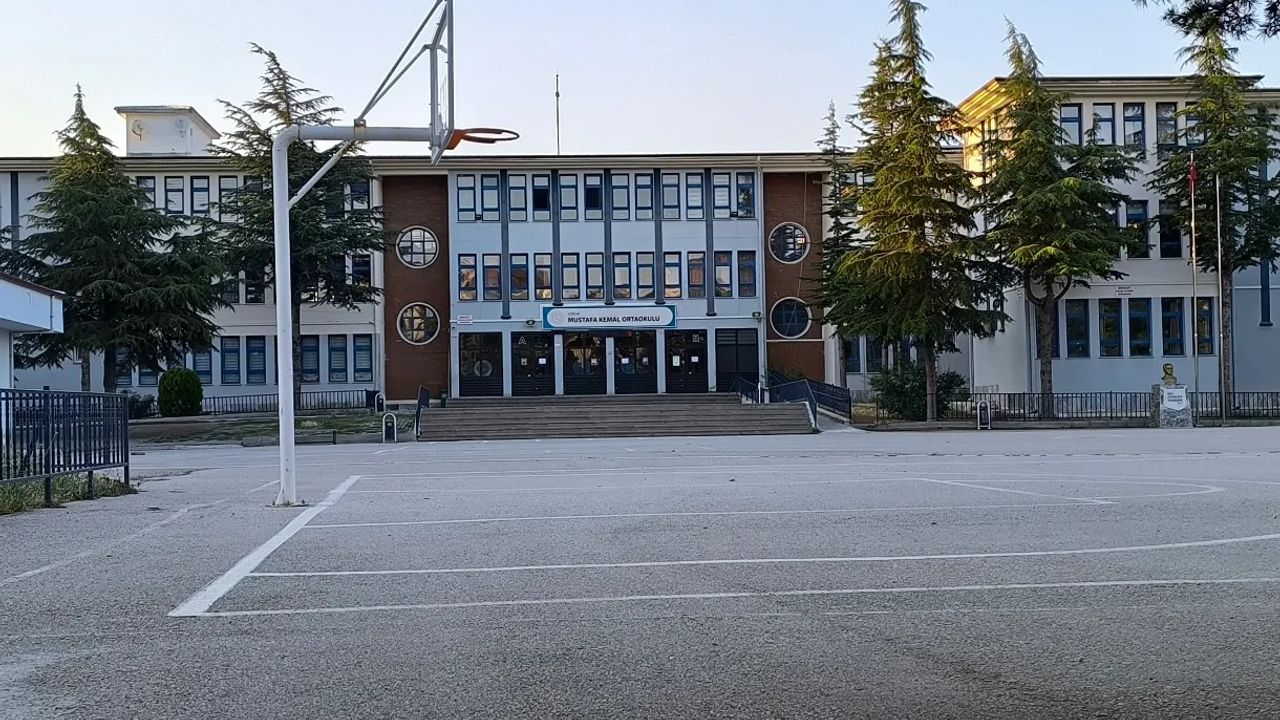 Çorum'daki bu okul yasak dinlemedi: 'Ya zarfla gönder ya da iban'a at'