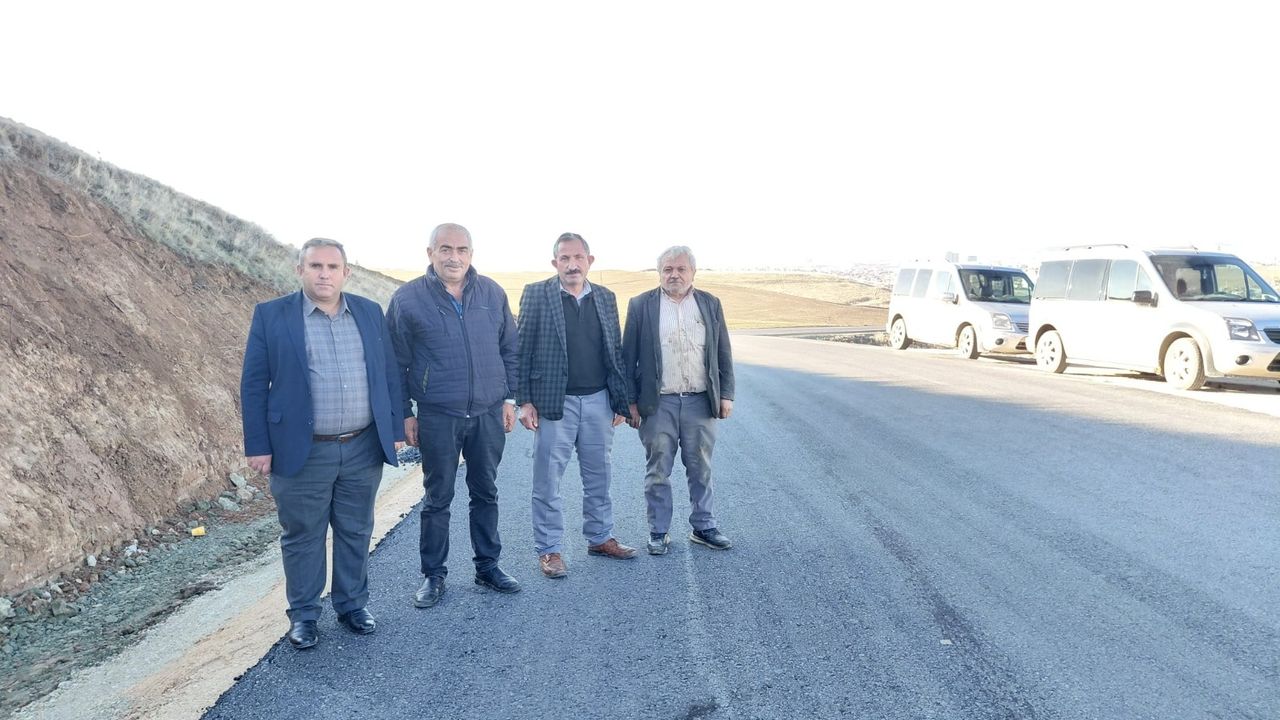 Köy muhtarlarından yol teşekkürü