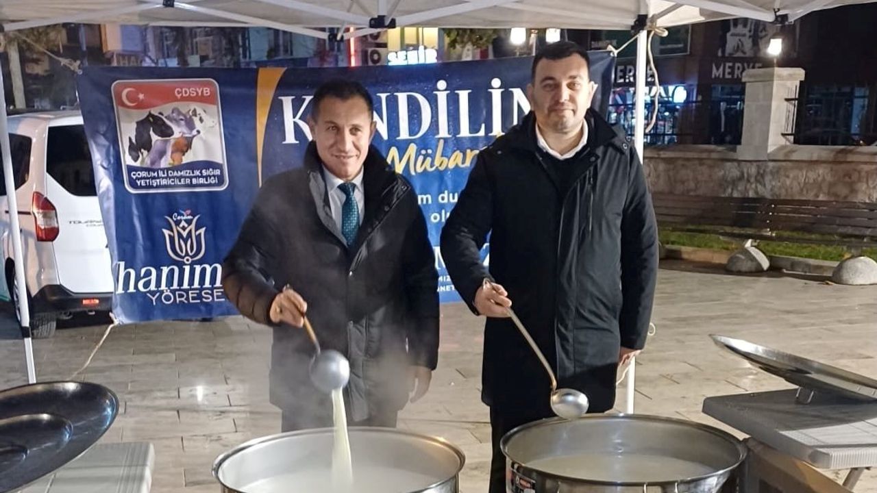 Çorum'da sıfır derecede vatandaşlara sıcak süt dağıtıldı