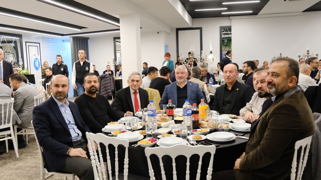 Belediye Başkanı Aşgın  gazetecilerle buluştu